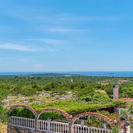 In With Wifi Holiday home Primosten