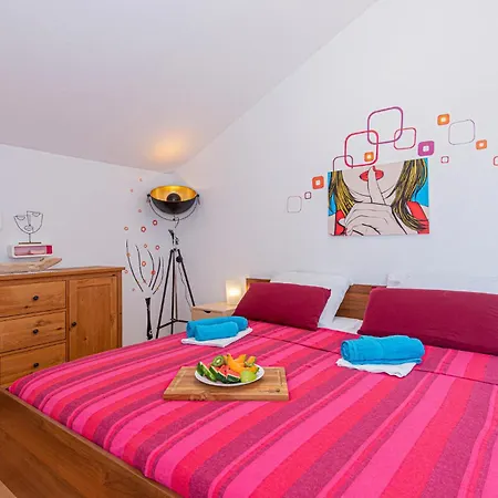 In With Wifi Holiday home Primosten