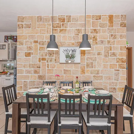 In With Wifi Primošten